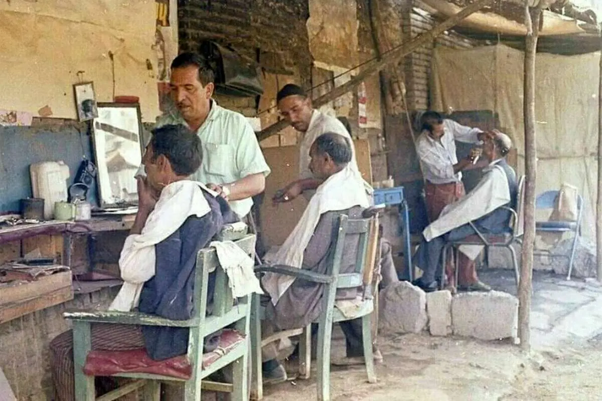 عکس زیرخاکی از بساط سلمانیهای میدان شوش