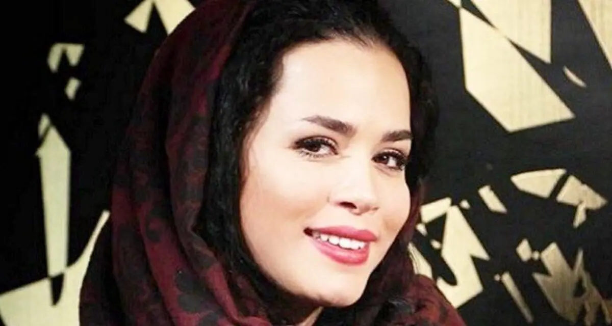 (تصویر) شوخی جالب ملیکا شریفی‌نیا با اثر هنری مونالیزا