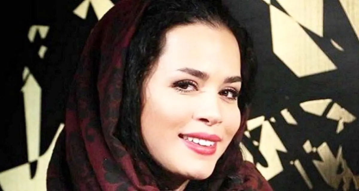 (تصویر) شوخی جالب ملیکا شریفی‌نیا با اثر هنری مونالیزا