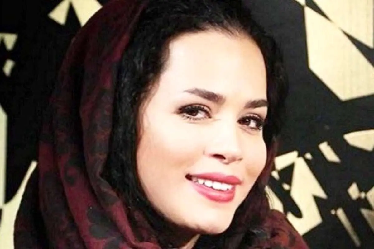(تصویر) شوخی جالب ملیکا شریفی‌نیا با اثر هنری مونالیزا