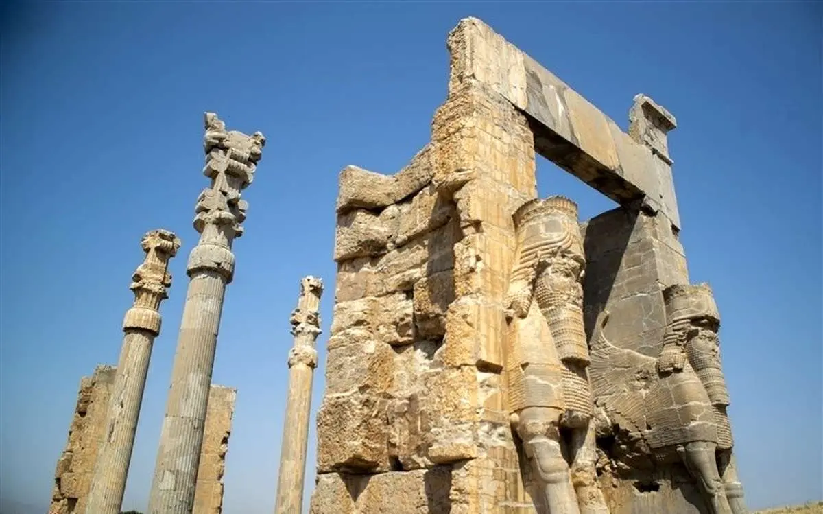 عکسی دیده نشده از تخت جمشید در دوران قاجار؛ ۱۲۰ سال قبل