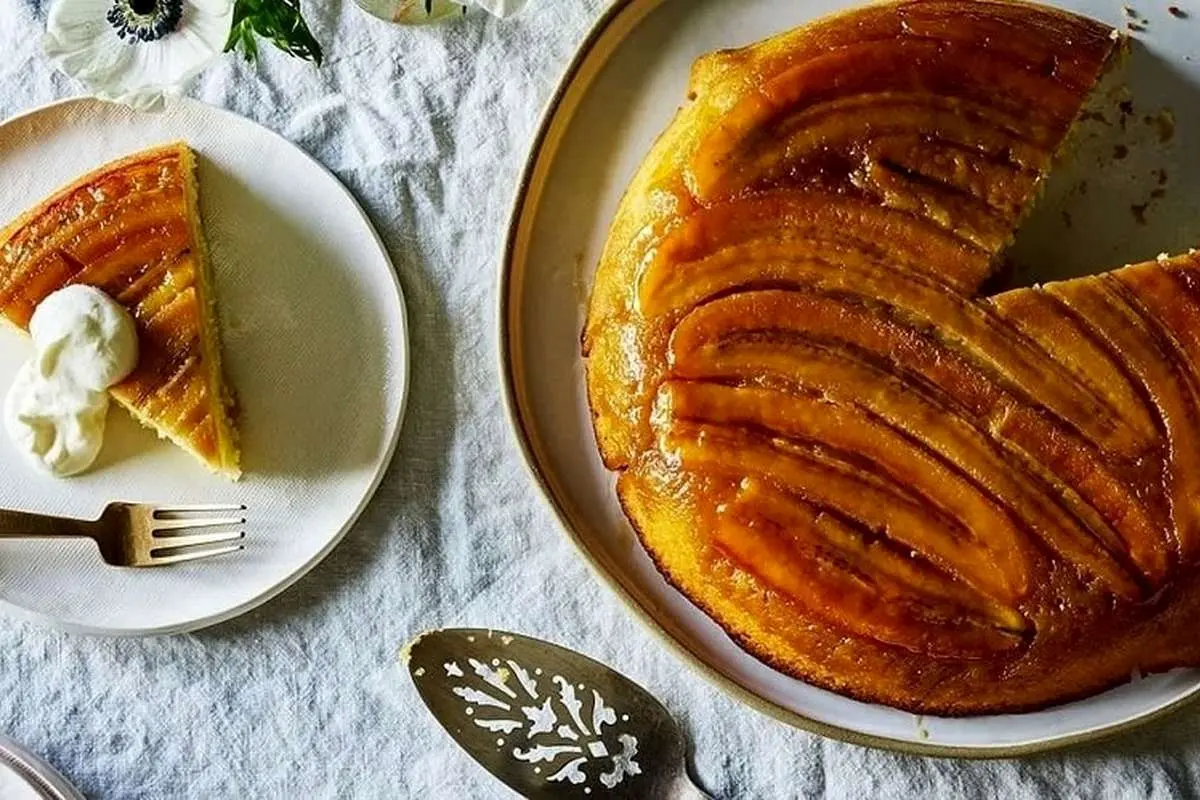طرز تهیه کیک موز کاراملی؛ خوشمزه با پُف زیاد