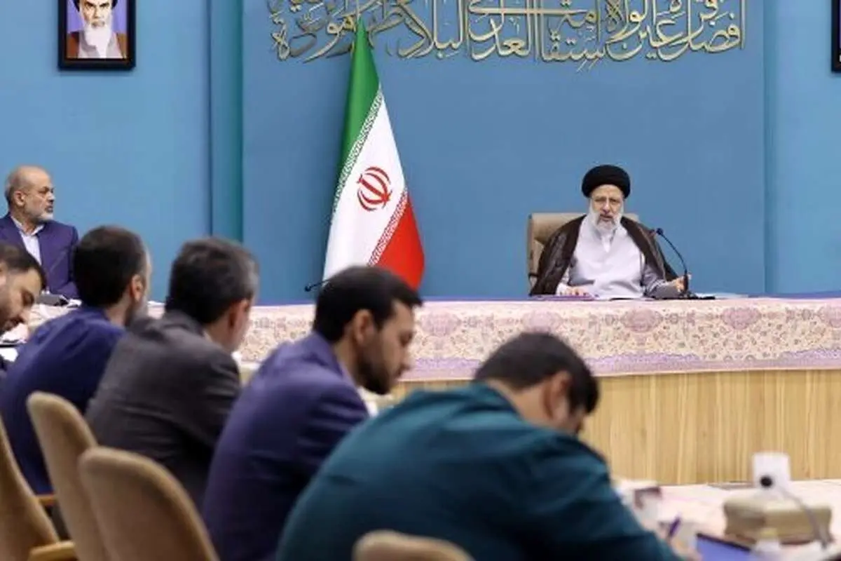 تاکید رئیس جمهور بر برقراری عدالت در پرداخت حقوق و مزایا