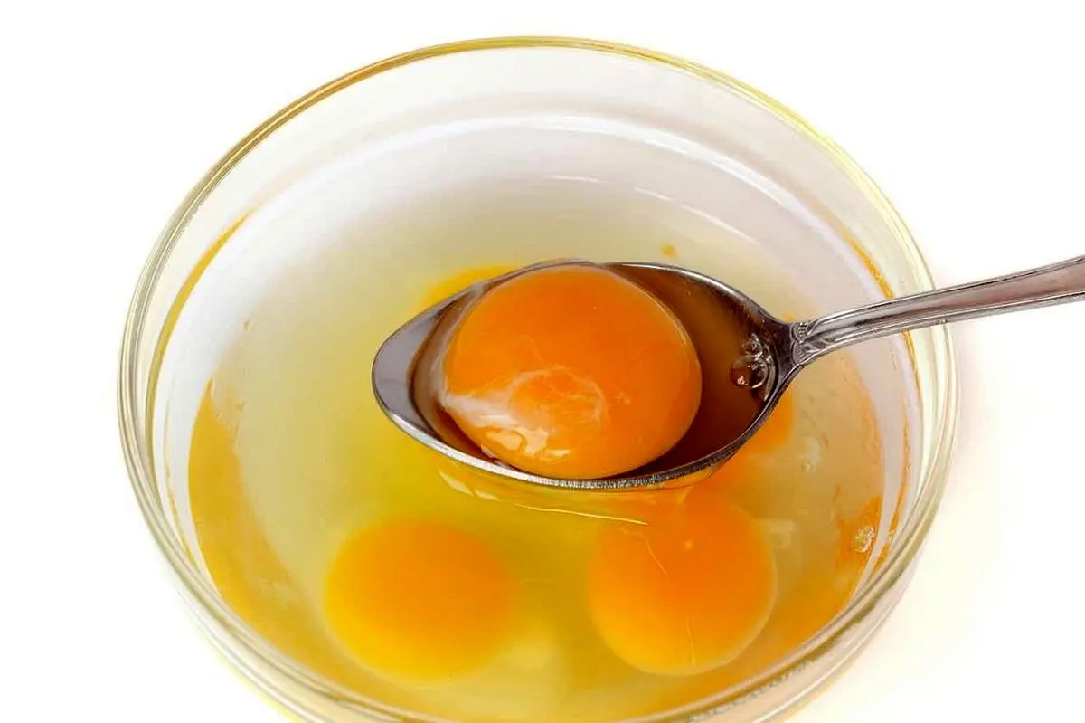 آشنایی با خواص شگفت‌انگیز زرده تخم مرغ