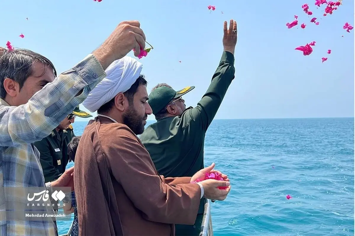 (تصاویر) گلباران محل شهادت مسافران پرواز ۶۵۵