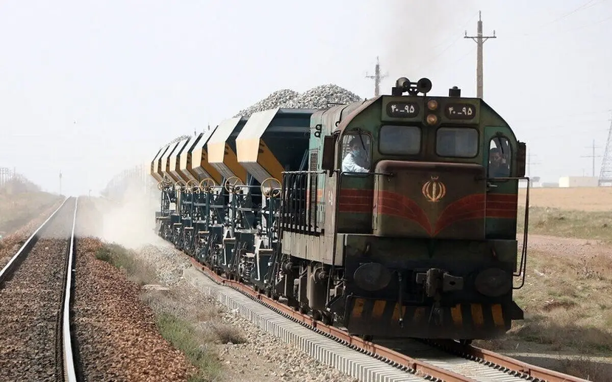(تصاویر) فرار مرگبار قطار باری در بندرعباس/ لکوموتیوران جان باخت