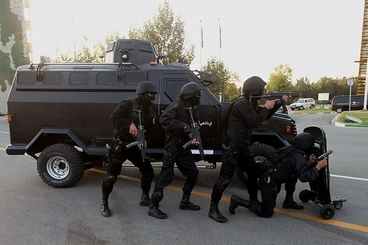 (ویدئو) جزئیات گروگانگیری ۵ نفر در یک داروخانه در شیراز