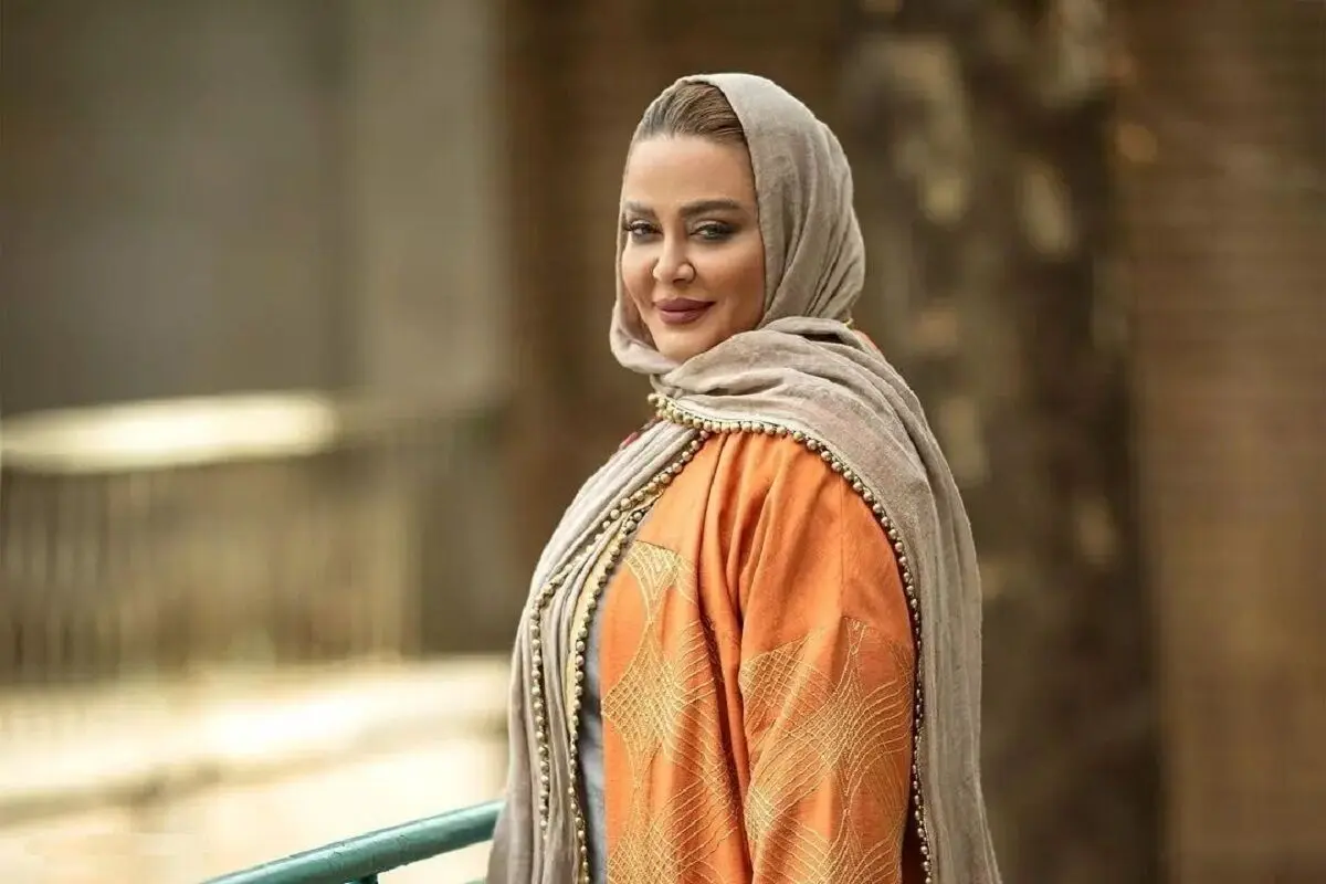 تیپ بهاره رهنما در مراسم بدرقه بانو فریماه فرجامی