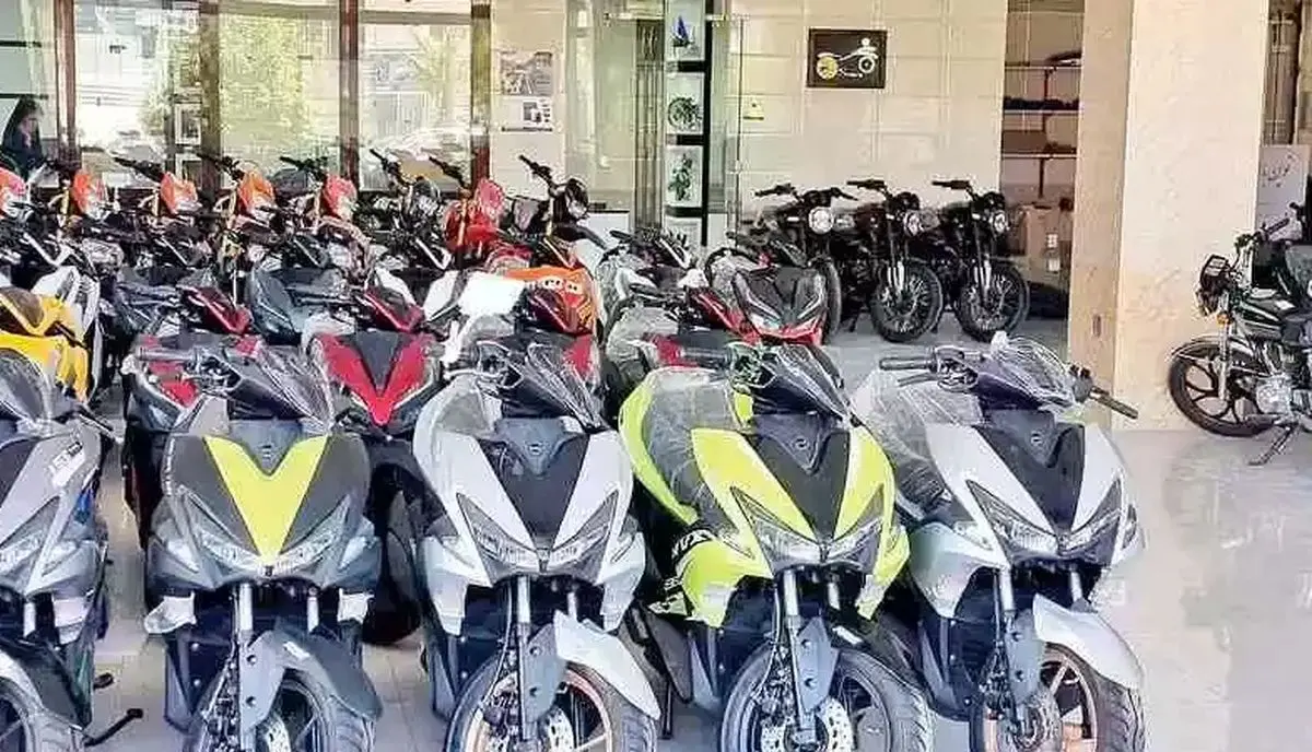 سبقت قیمت موتور سیکلت از خودرو/ وسپا از جک j۴ گران‌تر شد!