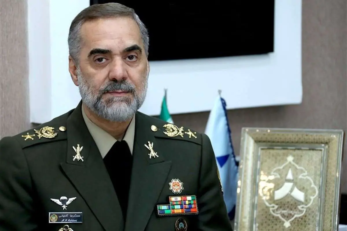 وزیر دفاع: ناوشکن دنا۲ به سامانههای به روز مجهز میشود