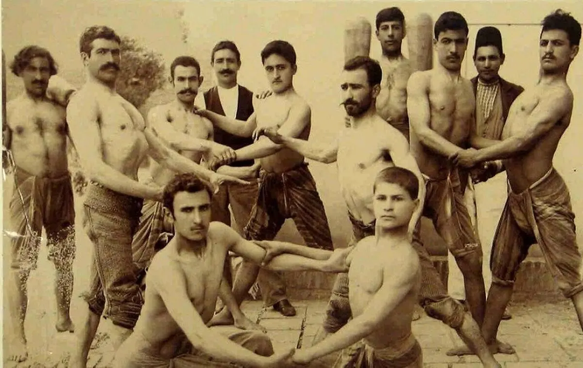 (تصاویر) از مطرب تا کفترباز؛ عکس‌هایی از زندگی روزمره در دوران قاجار