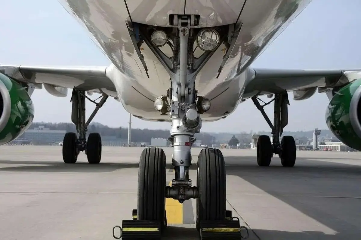 ویدئو؛ لحظه انحراف یک هواپیمای مسافربری از باند فرودگاه شیراز