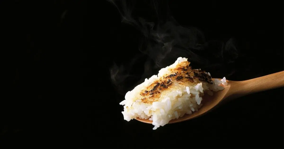 با این روش‌ها بوی سوختگی برنج را از بین ببرید!