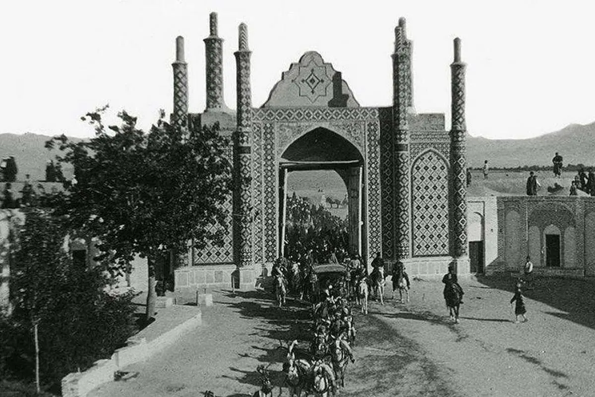 دروازه شمیران، پاتوق زغالفروشان و چوبفروشان