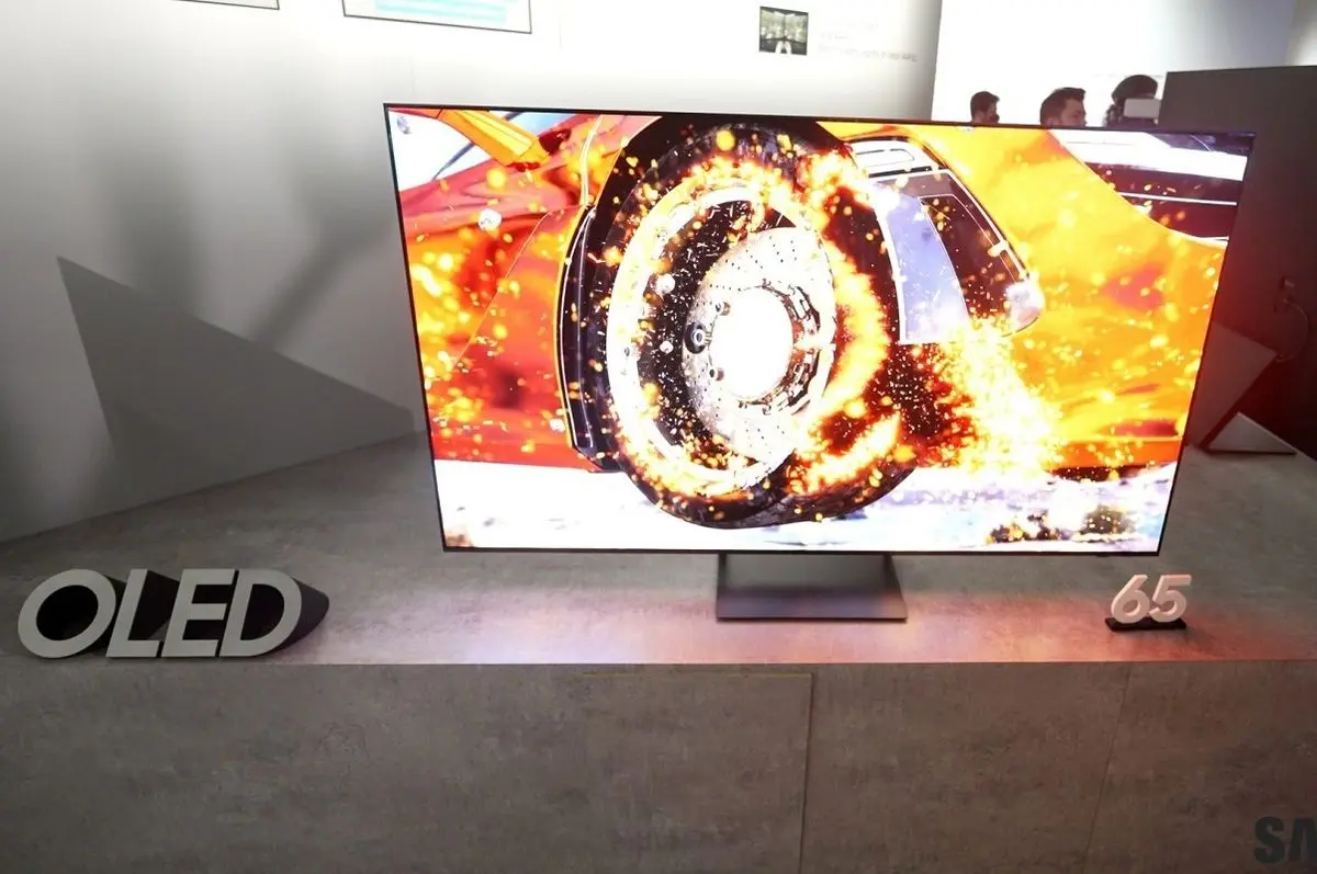 (عکس) رونمایی از بزرگ‌ترین تلویزیون OLED سامسونگ با پنل ال‌جی