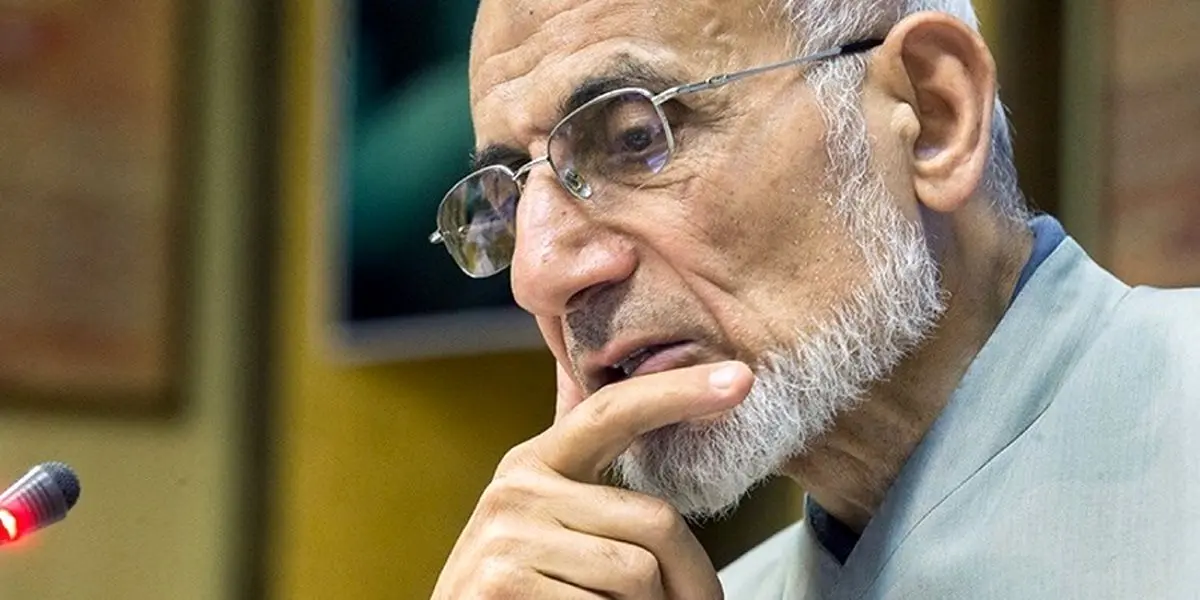 (ویدیو) انتقاد تندوتیز فعال بازار خودرو از میرسلیم در تلویزیون: شما مثل پدربزرگ هستید و کنترل مملکت را ...