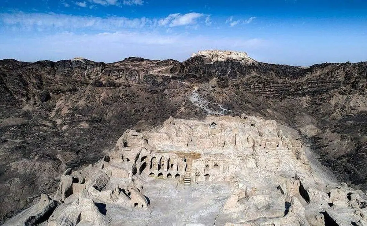 با ارواح تاریخ در شهر مقدس اشکانیان