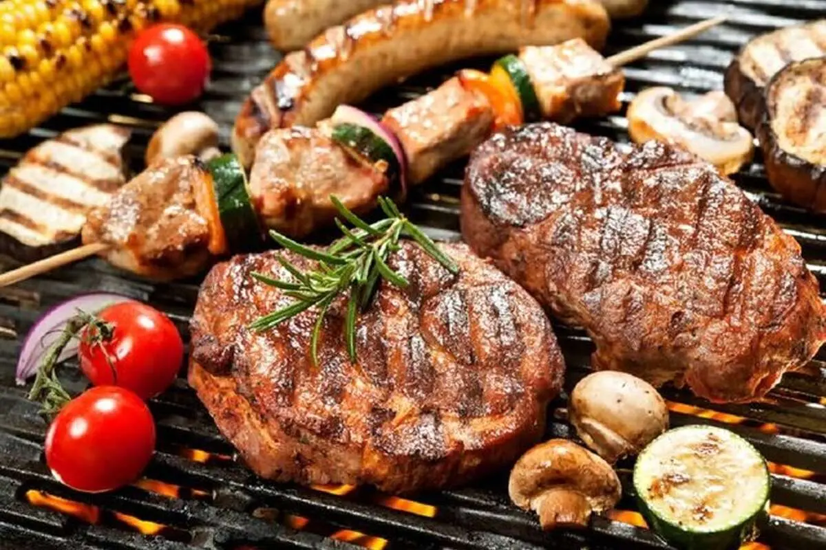 ۹ ماده غذایی موثر در کاهش و افزایش خطر ابتلا به سرطان