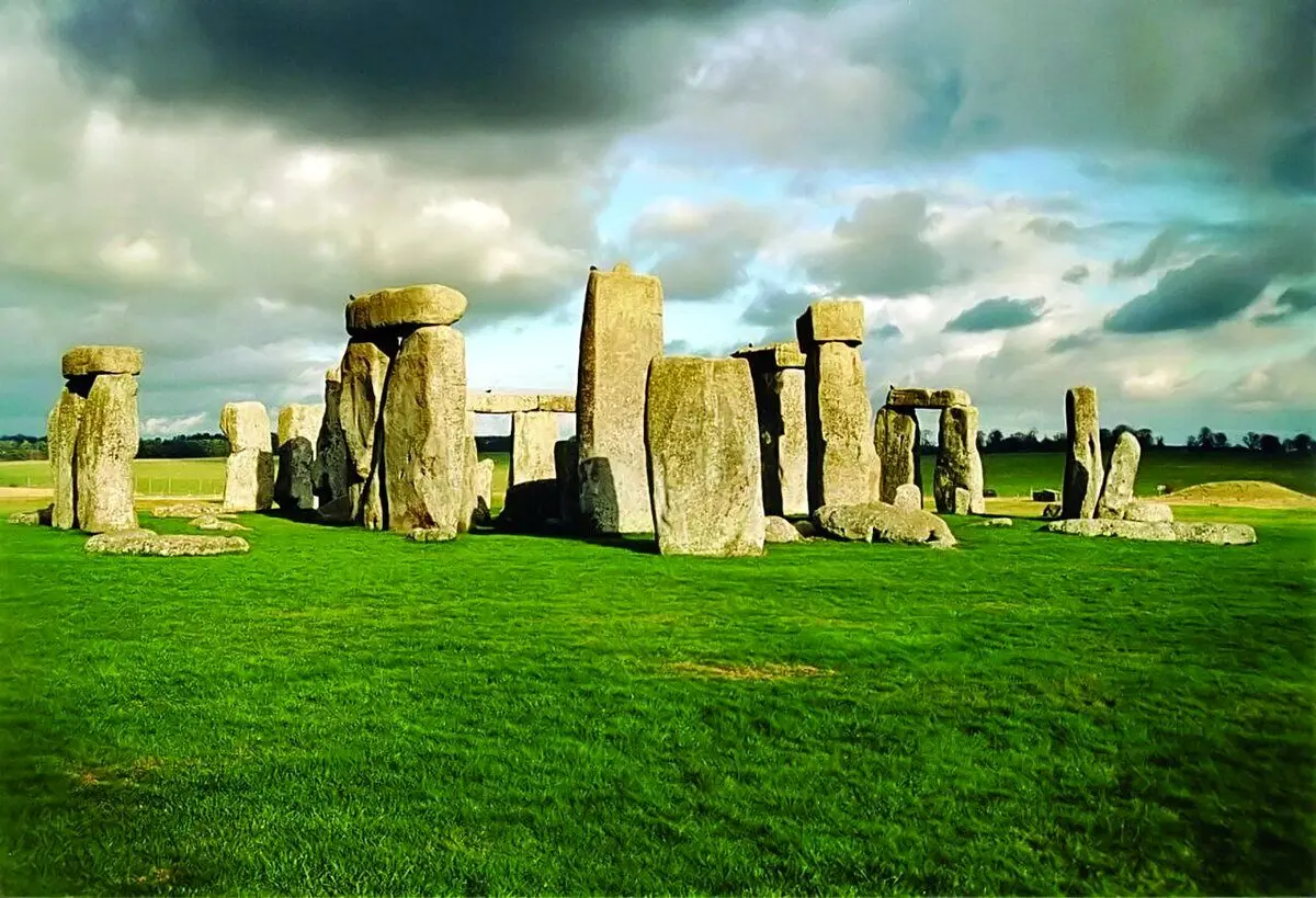 اسرار آمیزترین سنگ‌های جهان