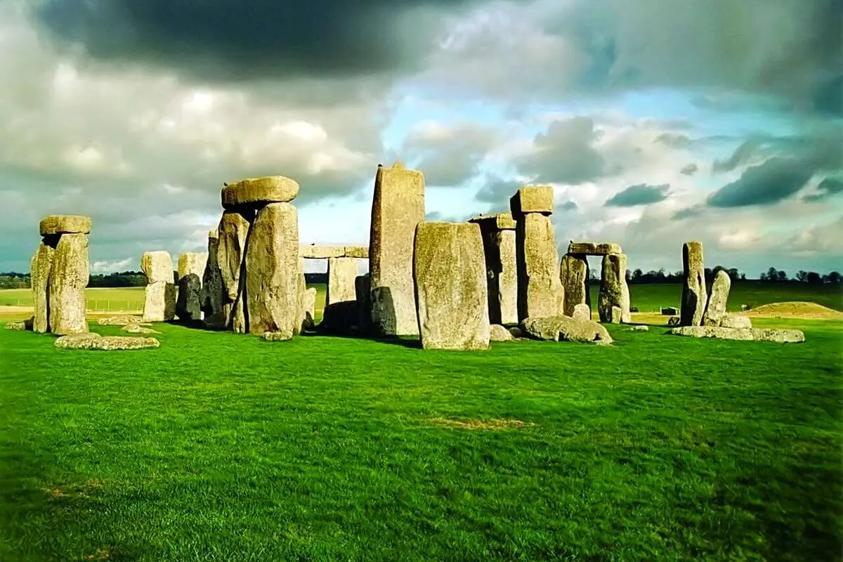 اسرار آمیزترین سنگ‌های جهان