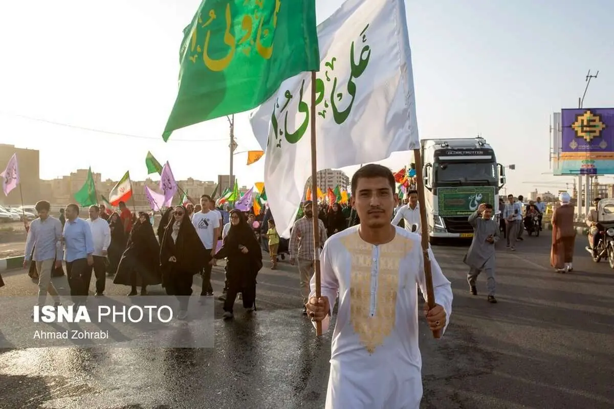 (تصاویر) شادپیمایی مردم قم در روز عید غدیر خم