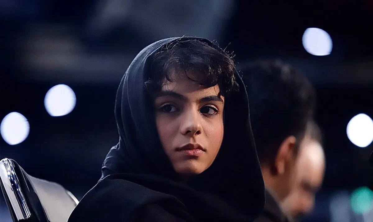 (ویدئو) اشک‌های سارا حاتمی با شنیدن آهنگ بهنام بانی برای اولین بار!