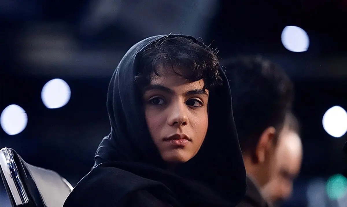 (ویدئو) اشک‌های سارا حاتمی با شنیدن آهنگ بهنام بانی برای اولین بار!