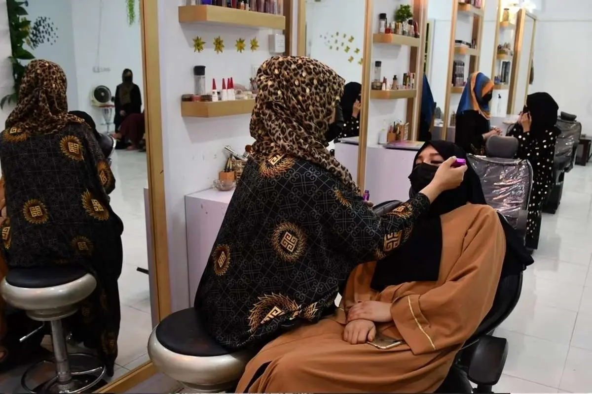 (ویدئو) «دختر بودن خیلی سخت است»