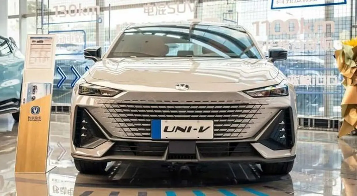 (تصاویر) چانگان UNI-V، سدان اسپرت و جذاب چینی به ایران می‌آید