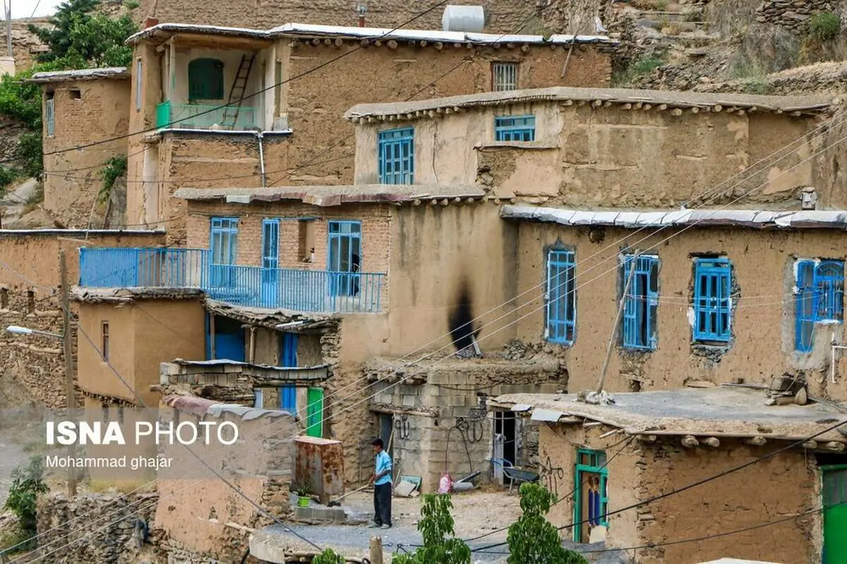 (تصاویر) روستای دولاب با معماری پلکانی