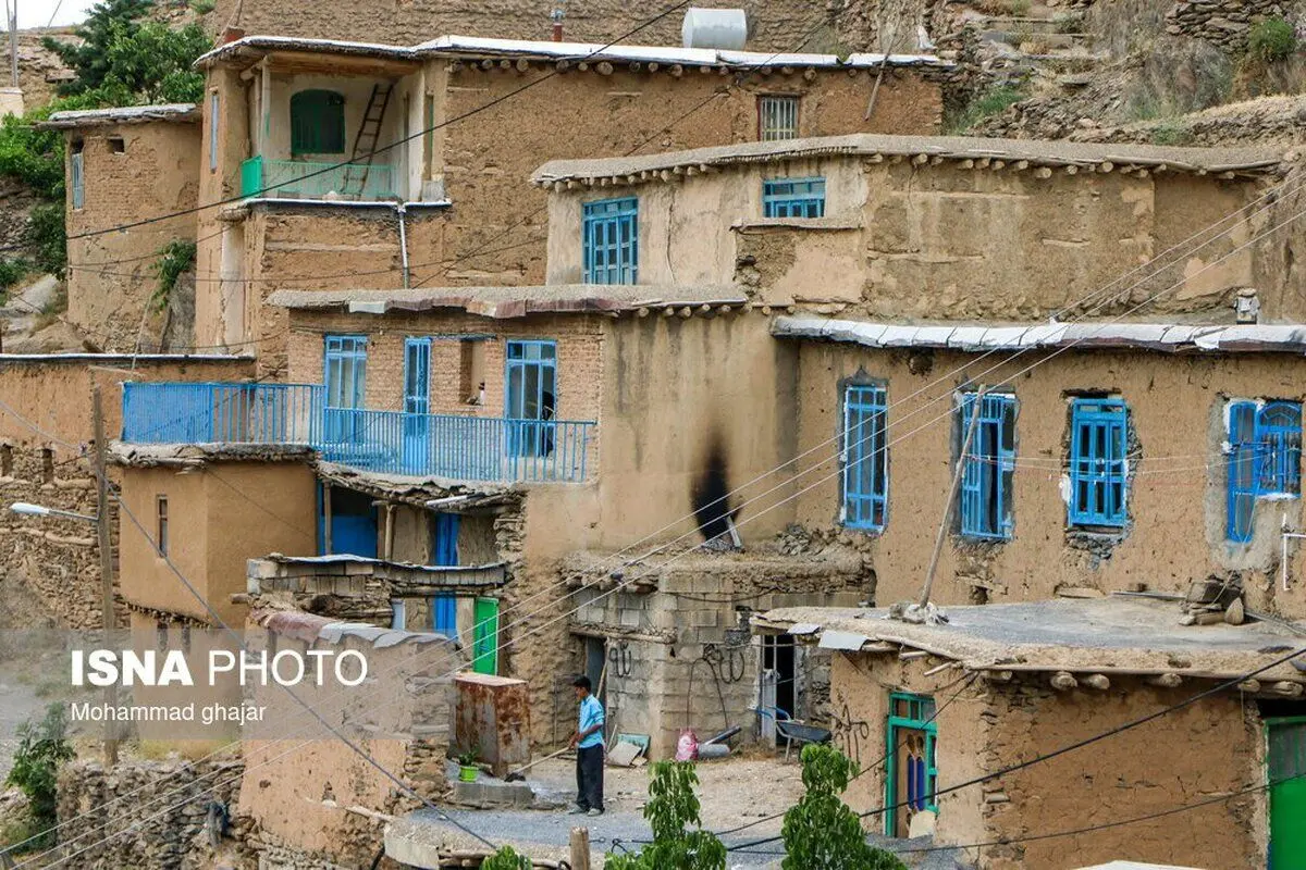 (تصاویر) روستای دولاب با معماری پلکانی