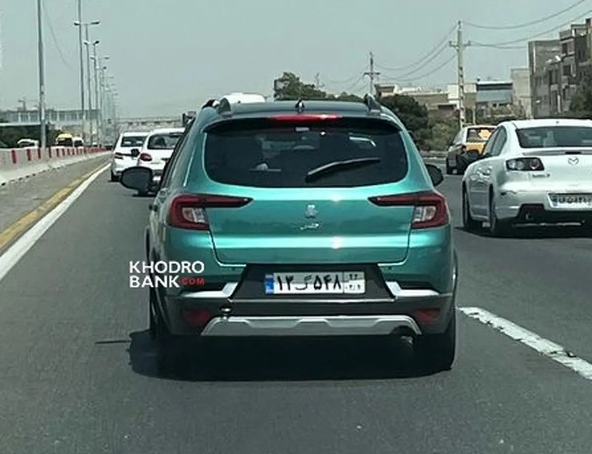 (تصاویر) خودرو جدید سایپا با رنگ خاص و پلاک گذر موقت در خیابان