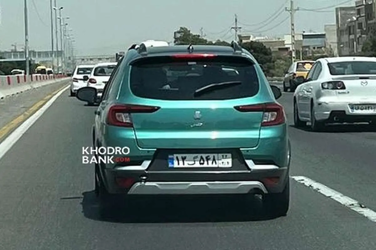 (تصاویر) خودرو جدید سایپا با رنگ خاص و پلاک گذر موقت در خیابان