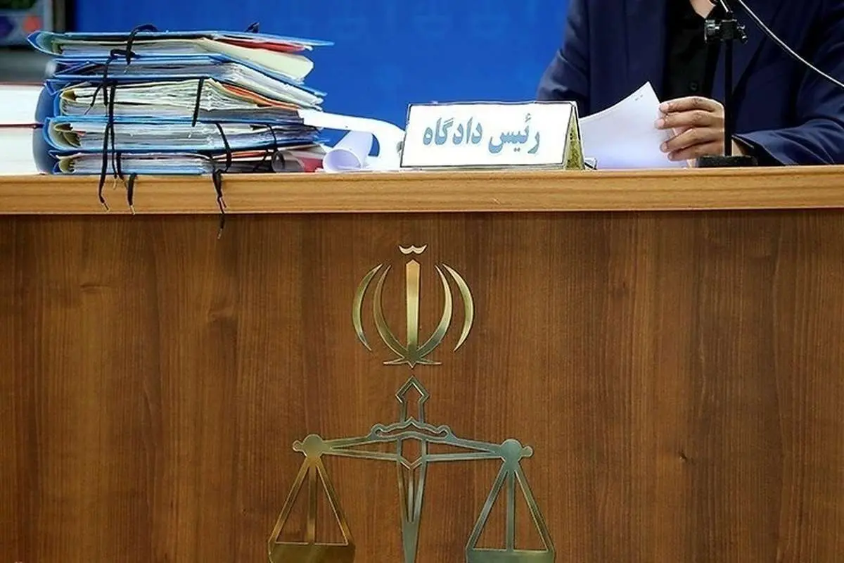 روزنامه دولت: چرا حکم شستن مرده را برای سلبریتی‌ها صادر نمی‌کنید؟
