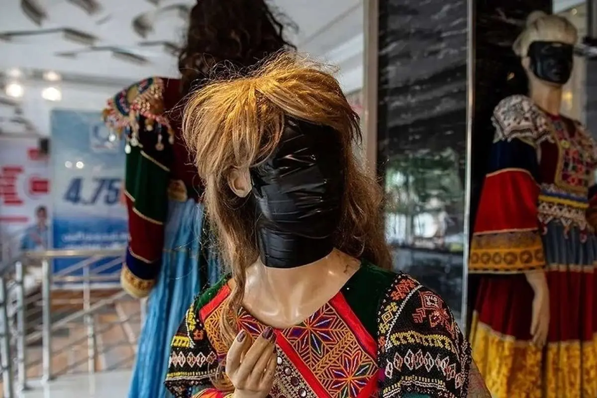 ویدیویی جنجالی از بریدن سر مانکنها در افغانستان به دستور طالبان