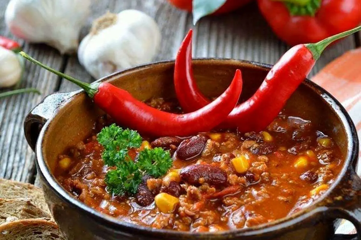 چرا مصرف غذاهای تند باعث تعریق می‌شود؟