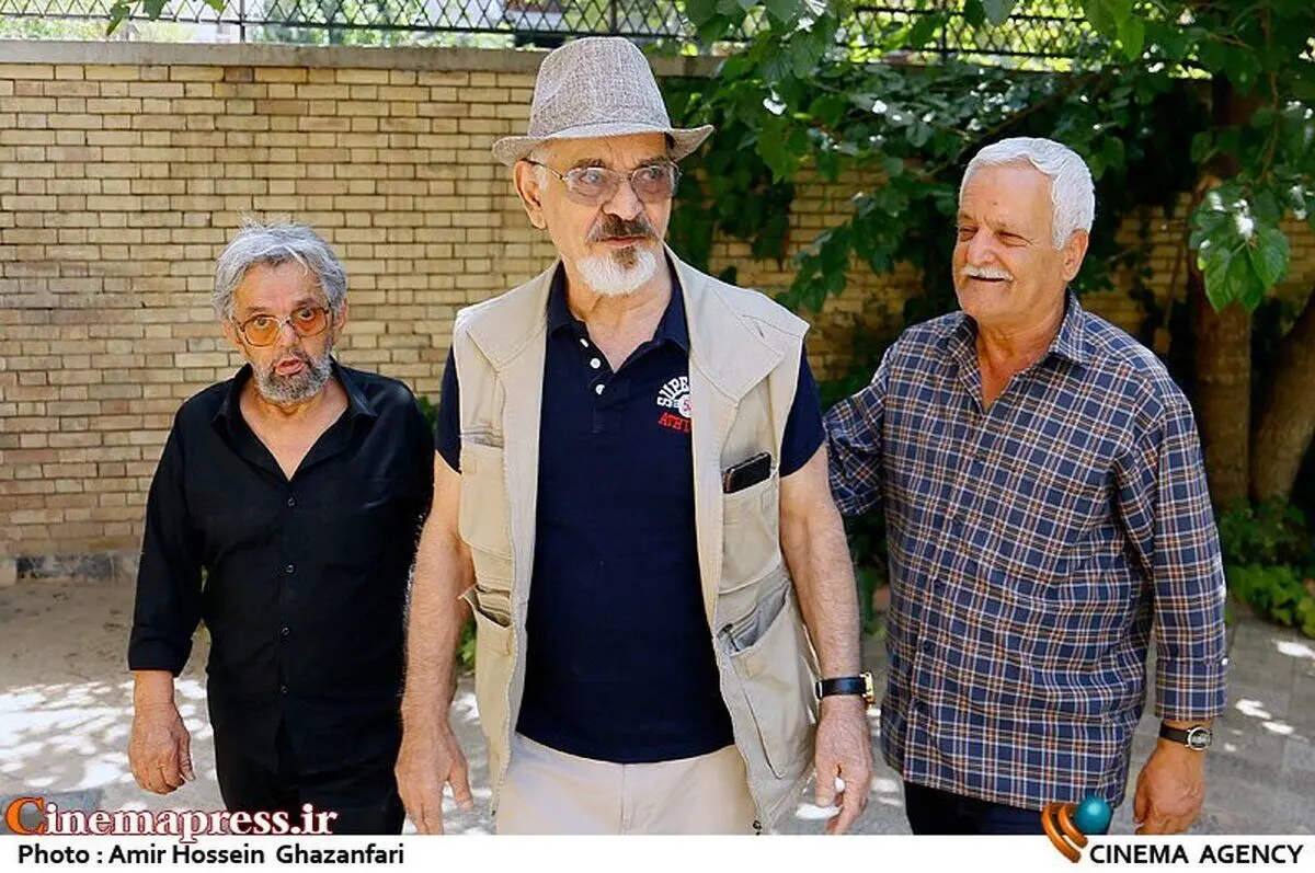 (تصاویر) تشییع پیکر مرحوم خسرو امیرصادقی