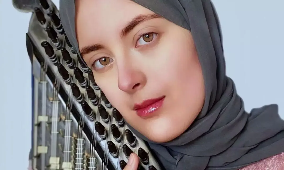 (ویدئو) شاهکار نوازنده زن ایرانی‌الاصل در گروه عرب