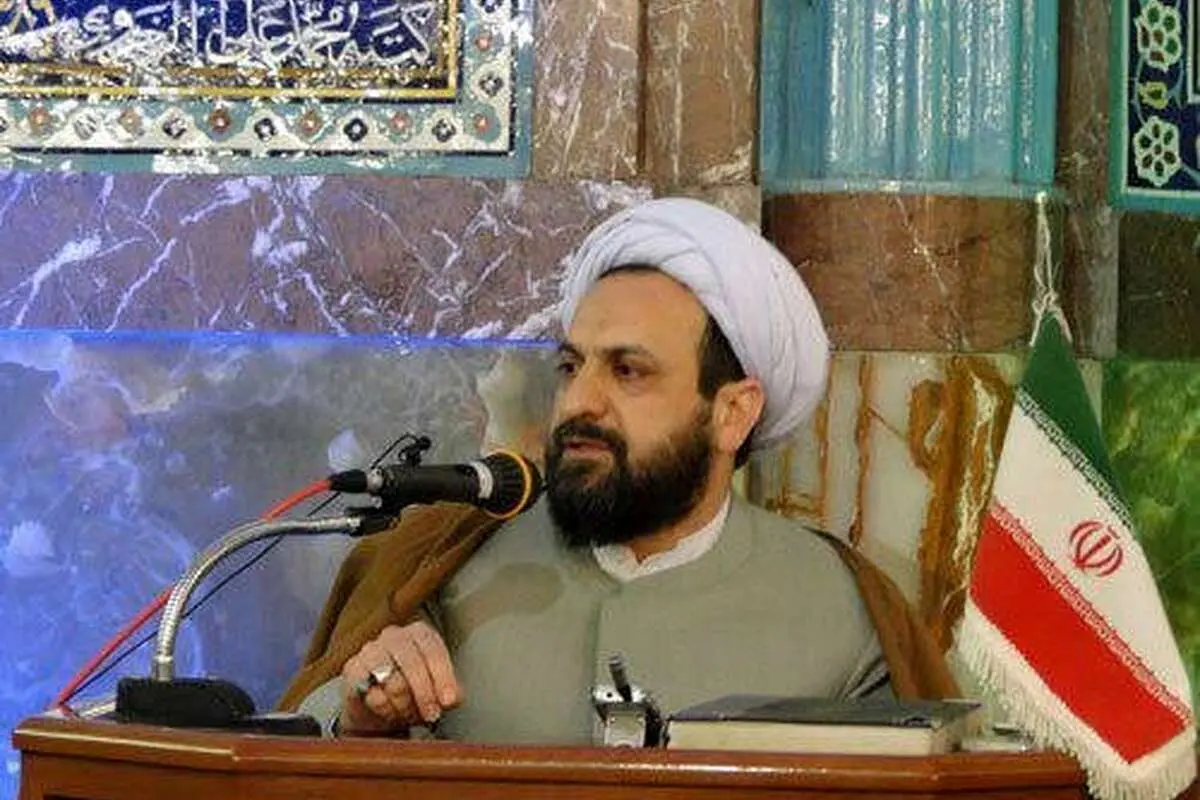 واکنش فرزند آیتالله مصباح یزدی در باره بالا روندگان از دیوار سفارت آمریکا