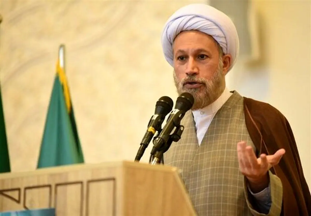 امام جمعه شیراز: با کشف حجاب می خواهند بگویند در ایران استبداد است