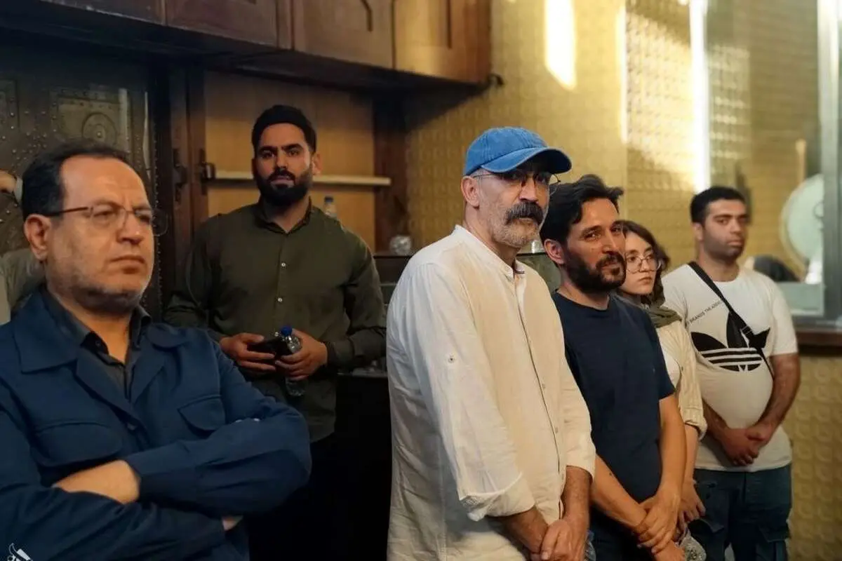 (تصاویر) تجمع هنرمندان در حمایت از پاکسازی تئاتر شهر