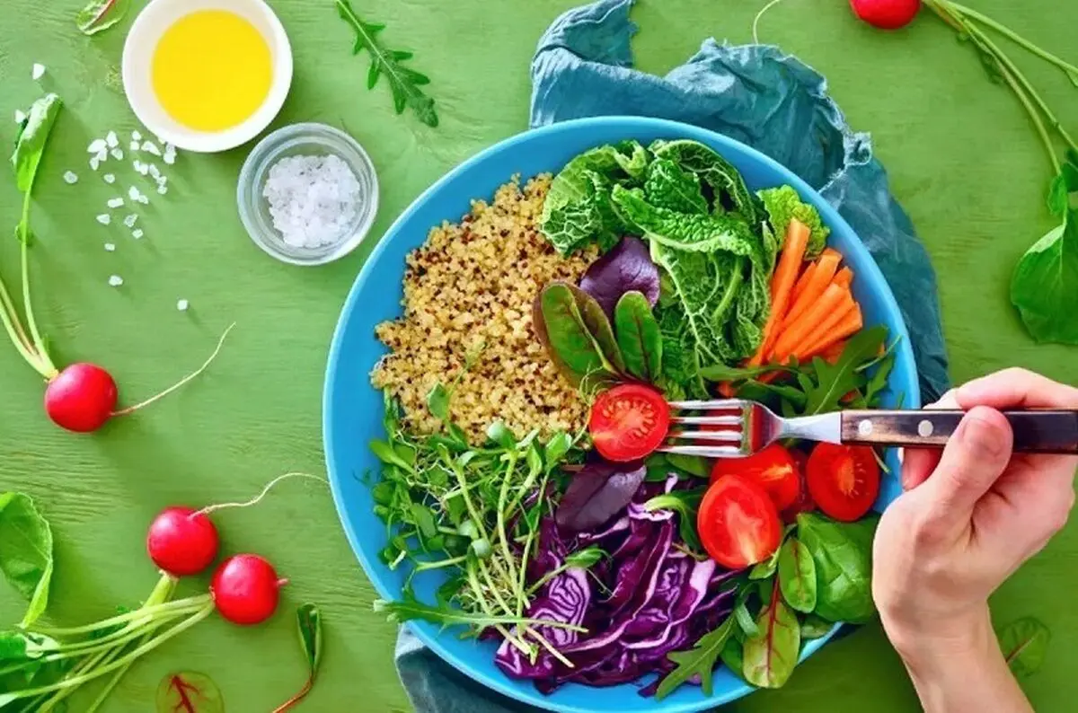 ۱۰ خوراکی مفید برای آبرسانی به بدن