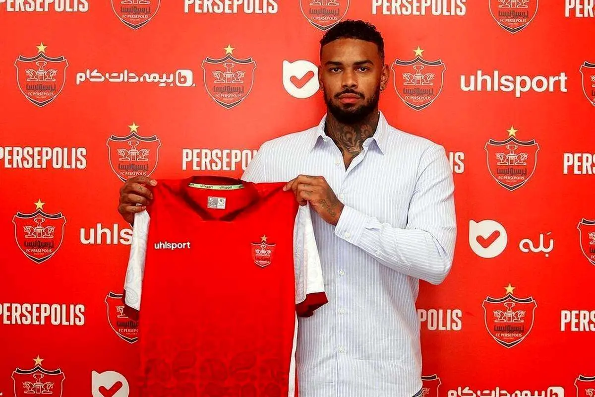 (ویدیو) تمسخر بازیکن پرسپولیس روی آنتن زنده تلویزیون