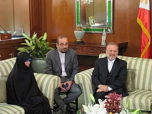 عکس> متکی و همسرش در سفر خارجی