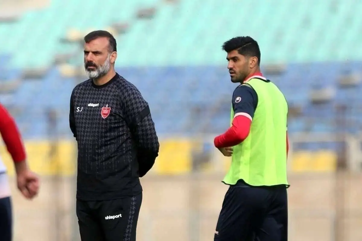 (تصویر) عکسی جالب از سیدجلال حسینی در تمرین پرسپولیس