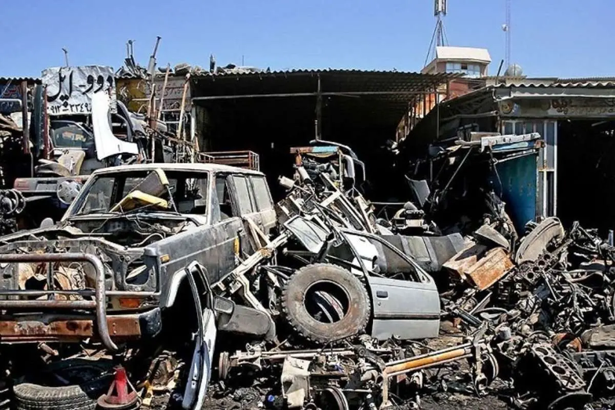 (ویدئو) ببینید ماشین را چقدر حرفه‌ای اوراق می‌کنند