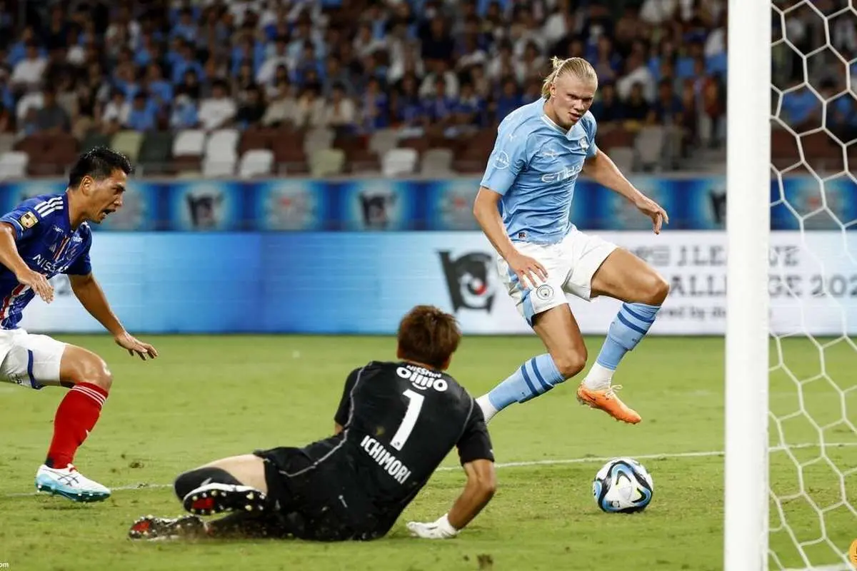 (عکس) یک میلیون یون برای بهترین بازیکن زمین