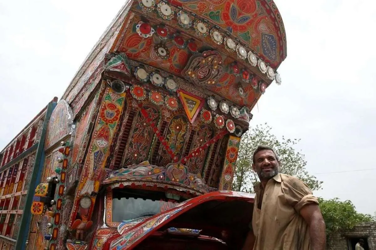 (تصاویر) هنر «نقاشی کامیون» در پاکستان