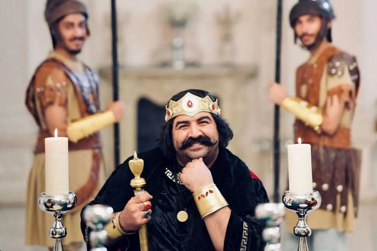 (تصویر) بهنام بانی تاج بر سر گذاشت؛ رونمایی از استایل رومی!