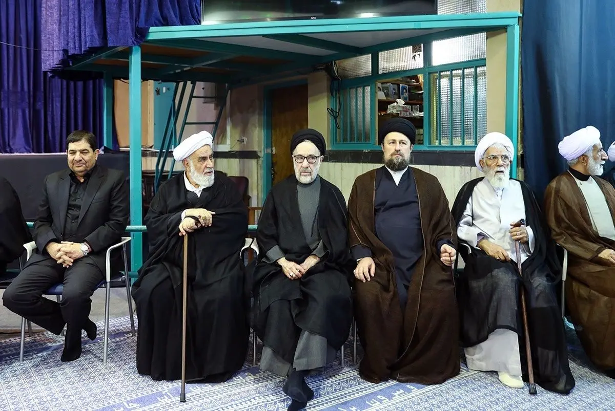 واکنش کیهان به انتشار عکس‌های محمدی گلپایگانی، محسنی اژه‌ای و مخبر با سیدمحمدخاتمی